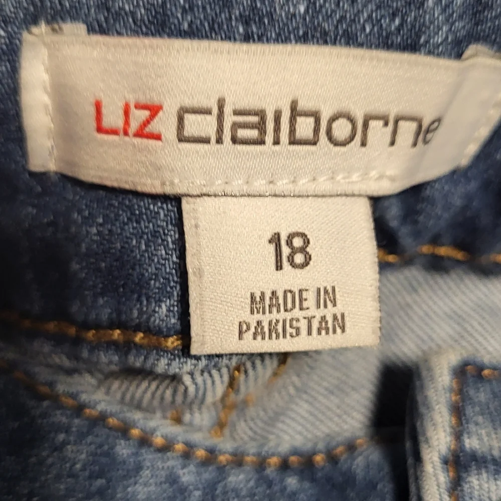 Liz Claiborne Blue Denim Jeans - Picture 2 of 6